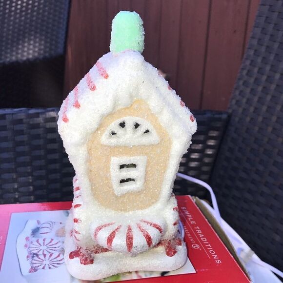 Department 56 simple tradition Sweet Treats Express Candy Cane Car - Picture 3 of 10